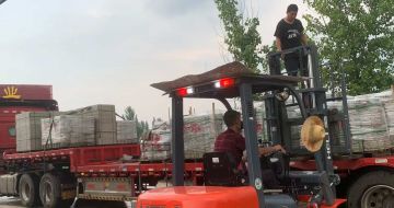 哈尔滨 黄金麻冰裂纹，地铺石装车