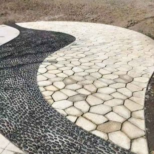 哈尔滨 黄金麻冰裂纹地铺石工地铺装案例