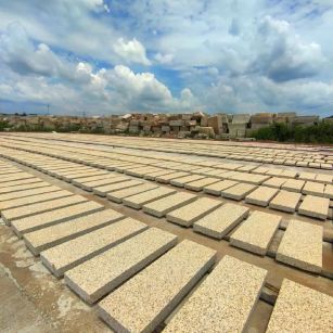 哈尔滨 黄金麻花岗岩荔枝面地铺石防护中