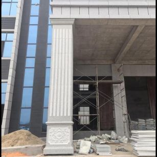 哈尔滨 芝麻白光面花岗岩门楼大柱（罗马柱）配雕花底座