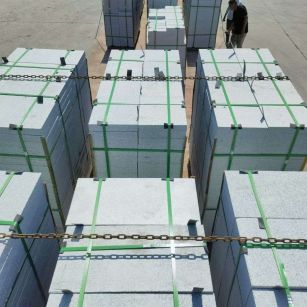 哈尔滨 芝麻白花岗岩5公分地铺石 花岗岩厂家工厂装车日常