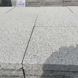 哈尔滨 白麻花岗岩石材推荐 荔枝面地铺石