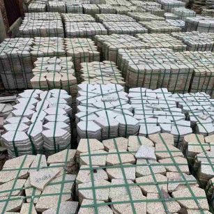 哈尔滨 黄金麻白麻花岗岩荔枝面地铺石(冰裂纹)