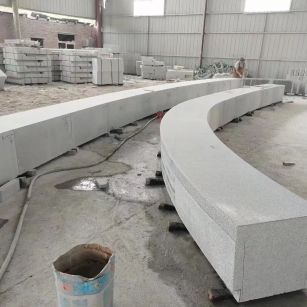 哈尔滨芝麻白花岗岩石板材 园林光面弧形坐凳