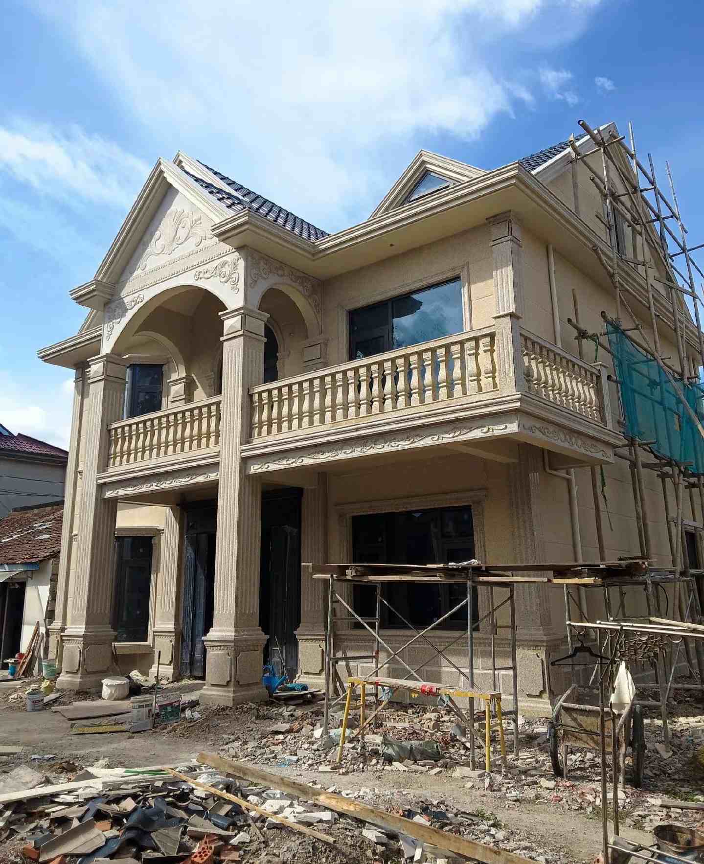 哈尔滨 黄金麻花岗岩石材私人别墅雕花门楼柱阳台栏杆