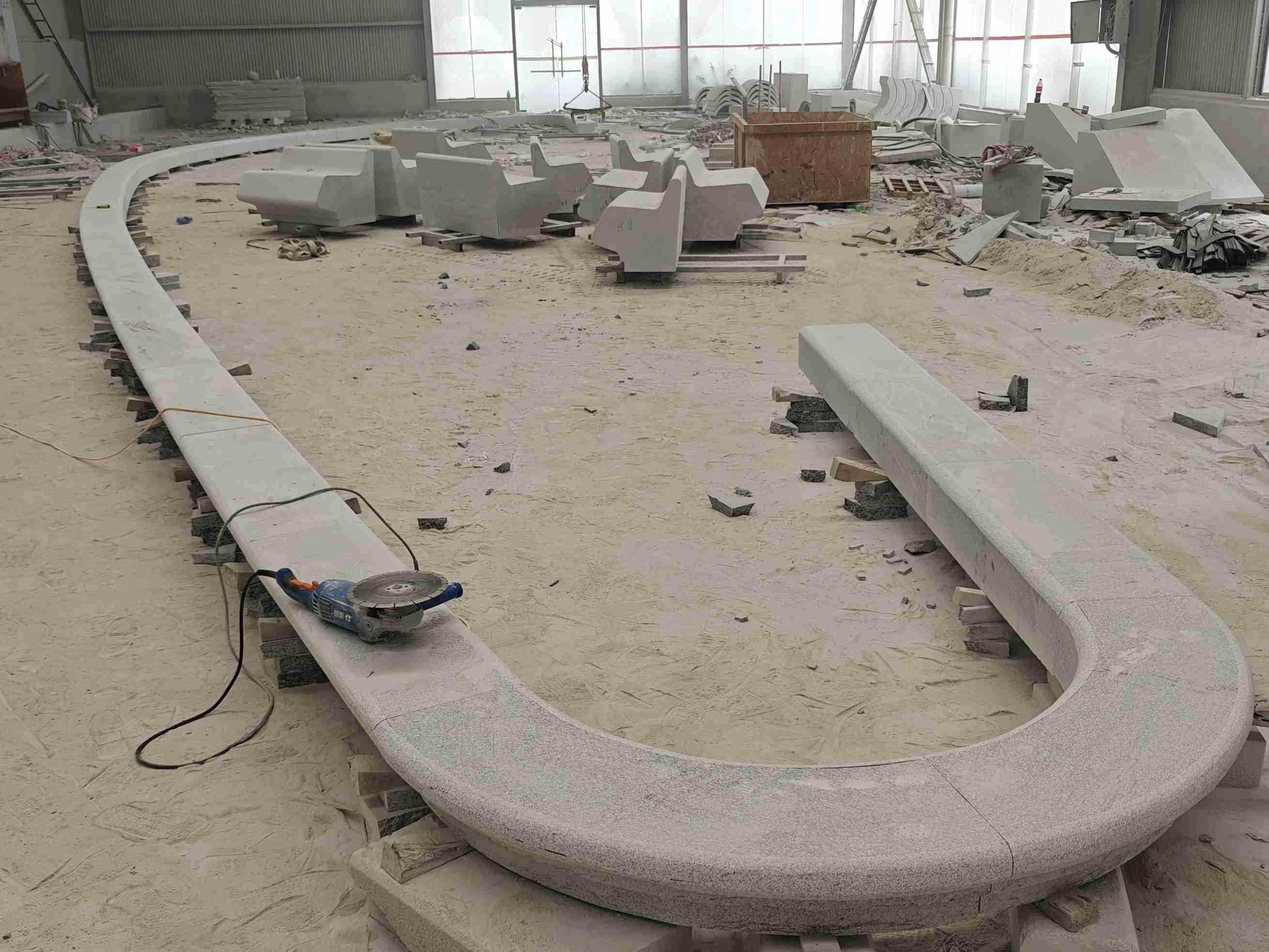 哈尔滨 芝麻白花岗岩弧形花坛石，坐凳石