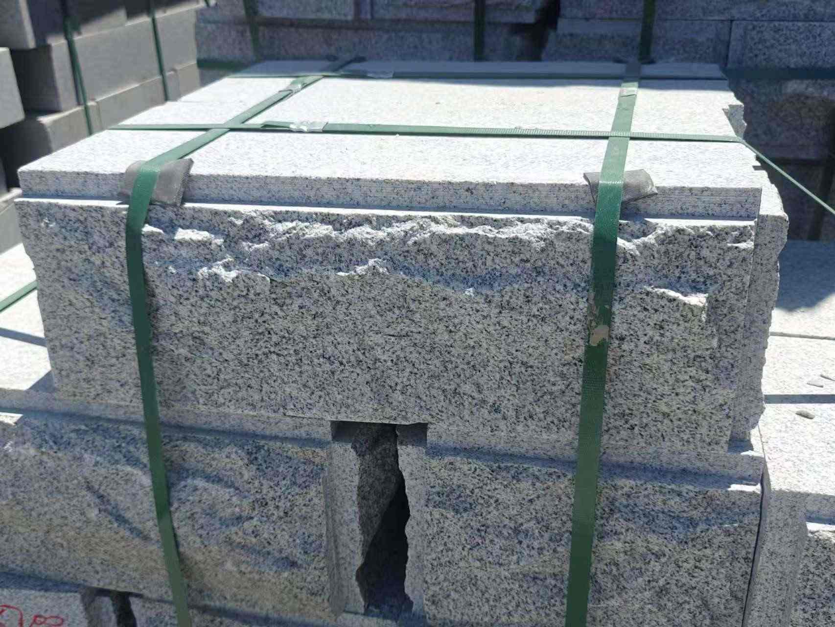 哈尔滨 芝麻白花岗岩自然面成品