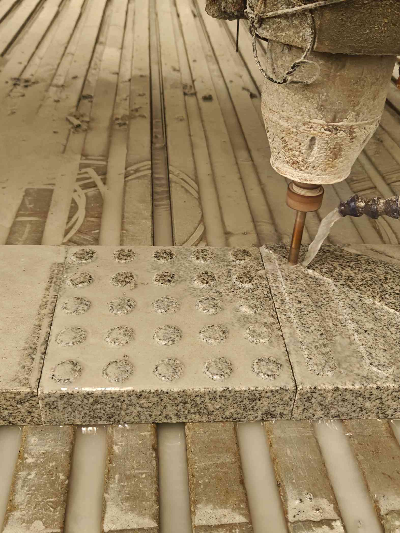 哈尔滨 芝麻白花岗岩石材盲人石、盲道石、盲点石