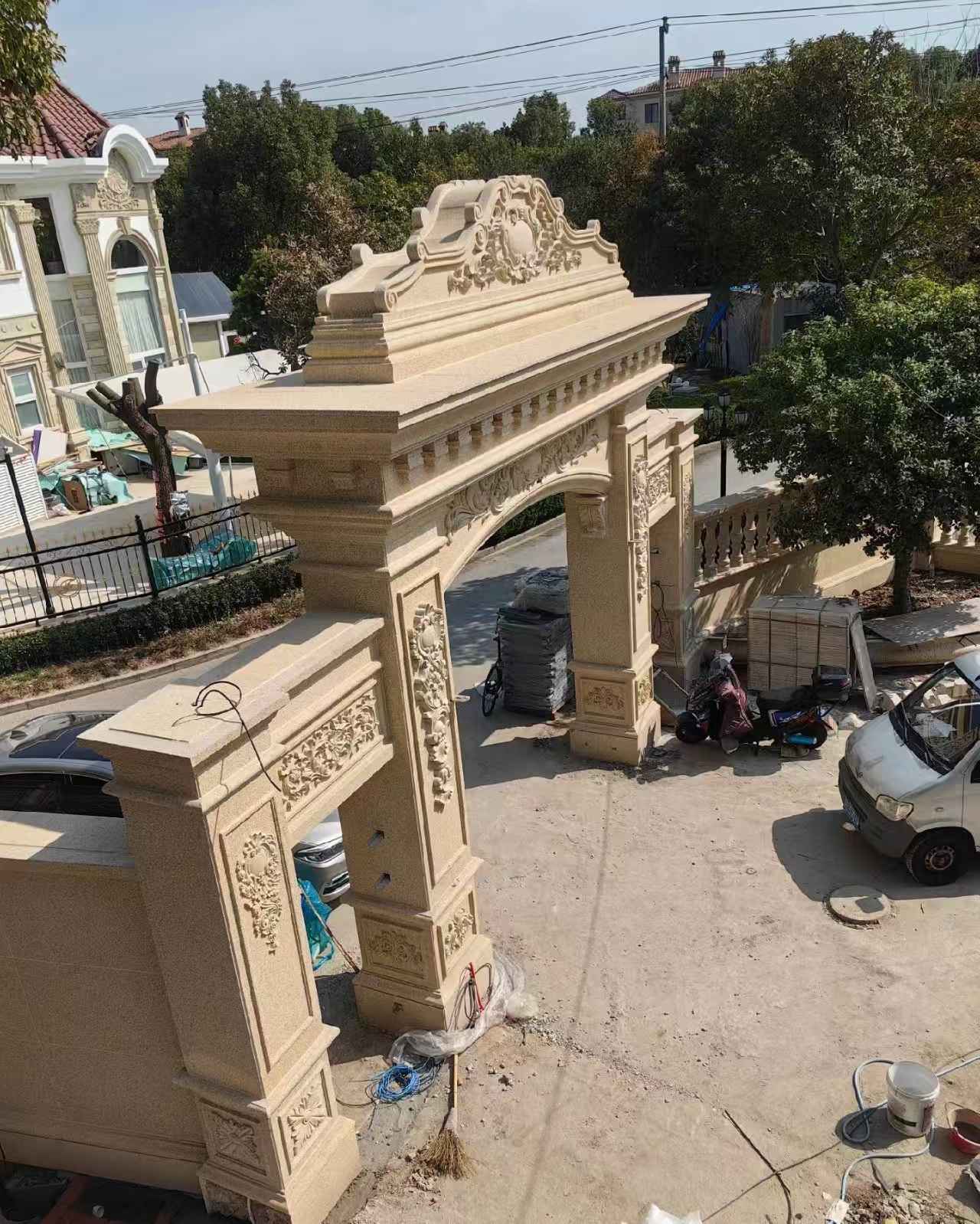 哈尔滨 黄金麻荔枝面花岗岩别墅门楼