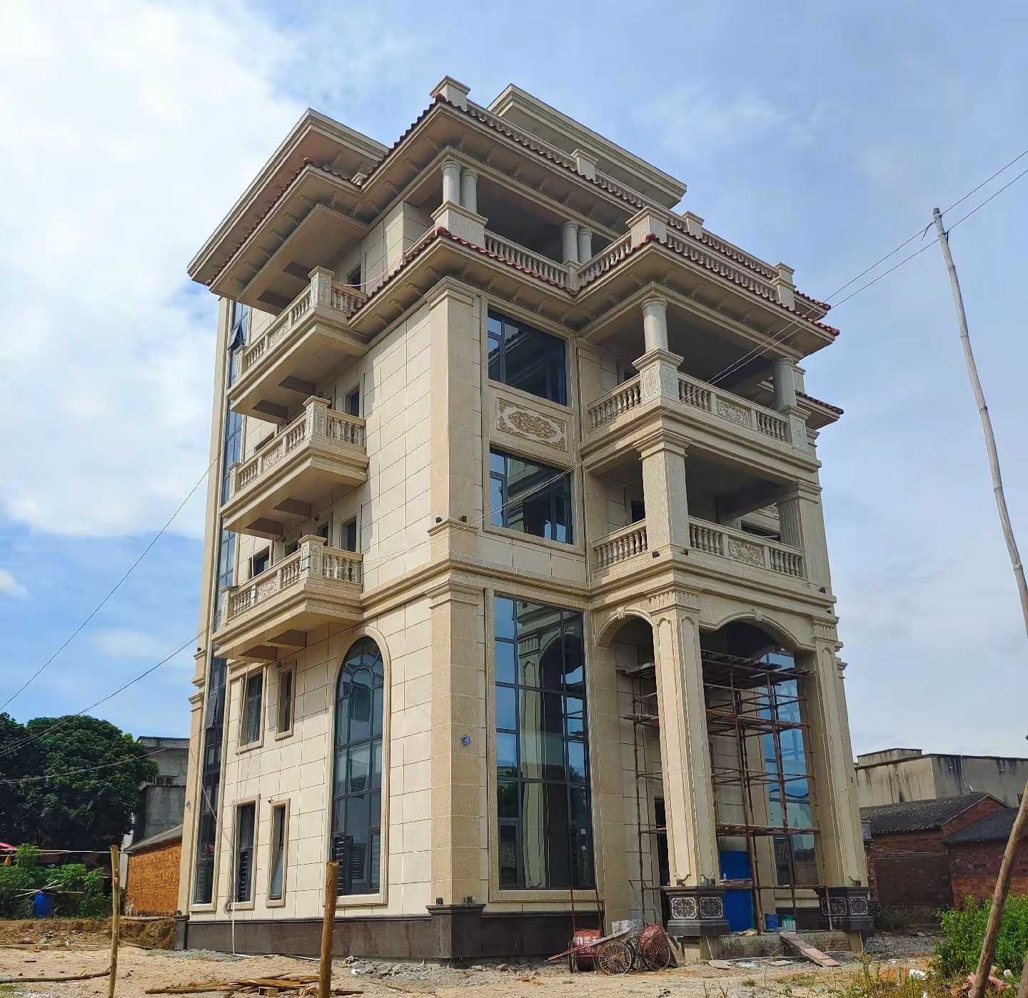 哈尔滨 黄金麻花岗岩石材别墅外墙干挂搭配（雕花栏杆花瓶柱门楼罗马柱）