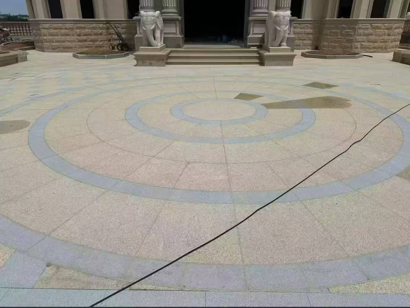 哈尔滨 黄金麻芝麻灰花岗岩石材地铺拼接效果