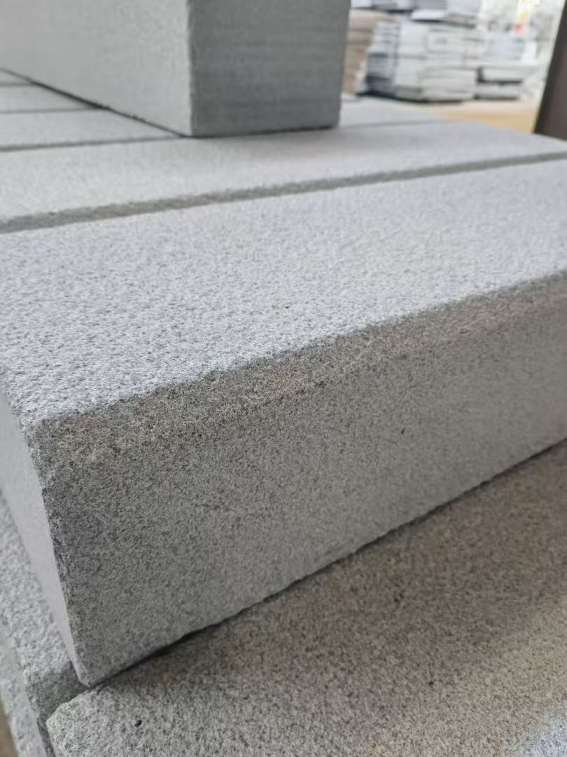 哈尔滨 芝麻灰荔枝面路沿石