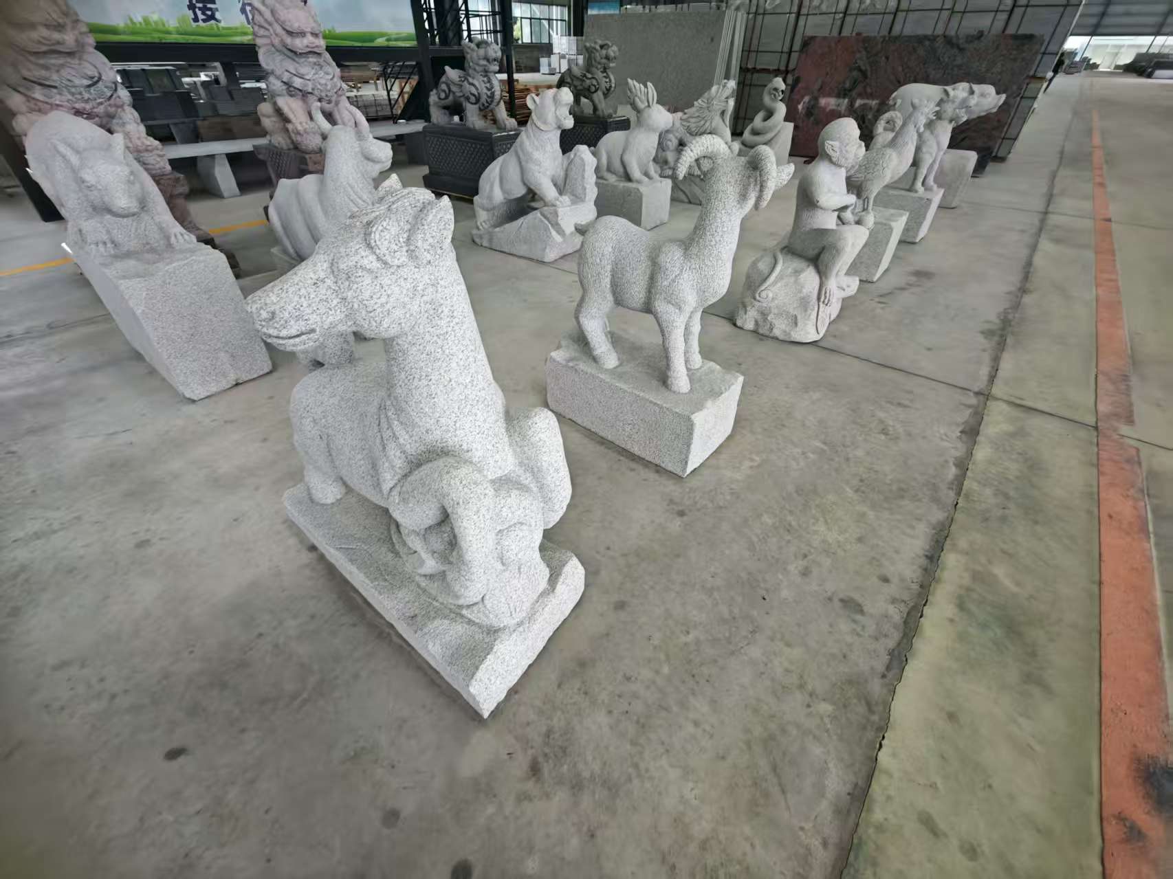 哈尔滨 芝麻白花岗岩造型立体雕刻——十二生肖