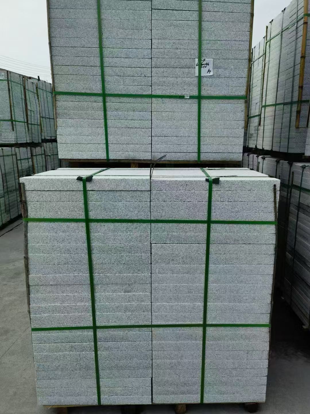 哈尔滨 芝麻白火烧，园林广场市政工程地铺石，1.8~5.0厚均有现货