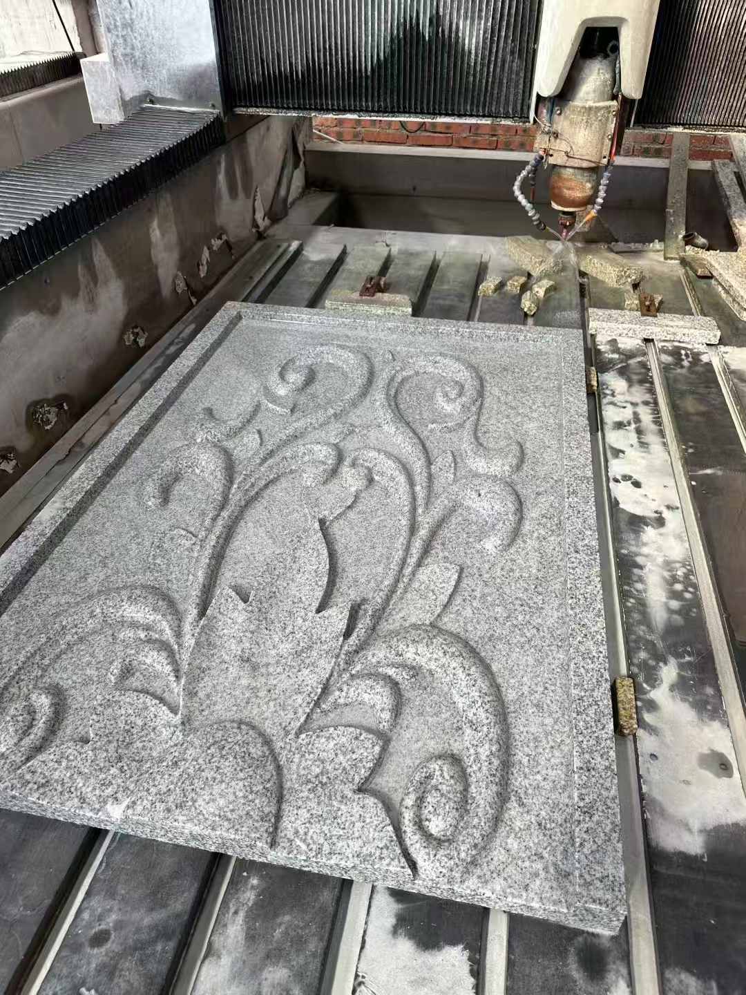 哈尔滨 白麻别墅干挂雕花板