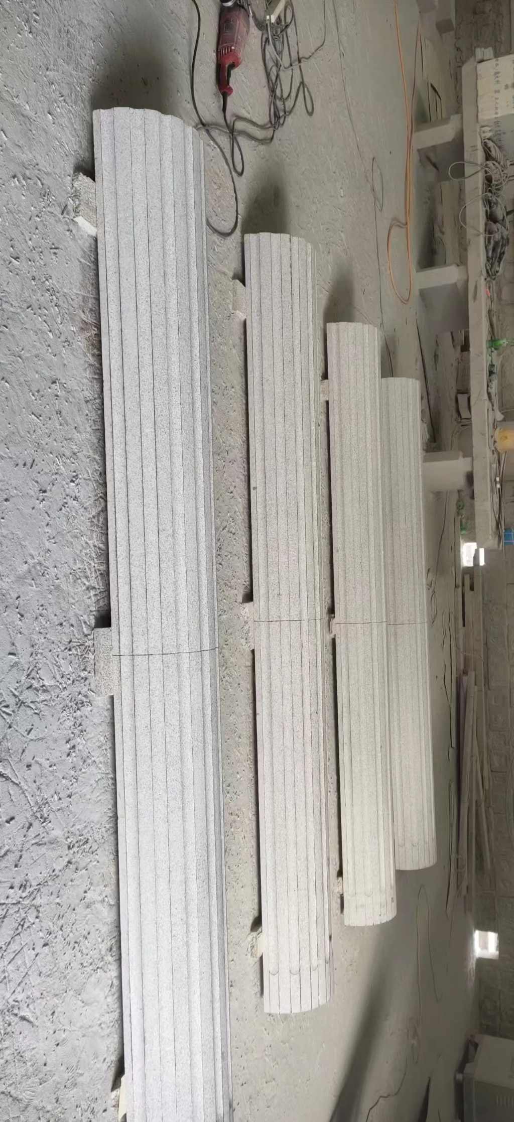 哈尔滨 花岗岩厂家带你看白麻花岗岩门楼大柱柱皮