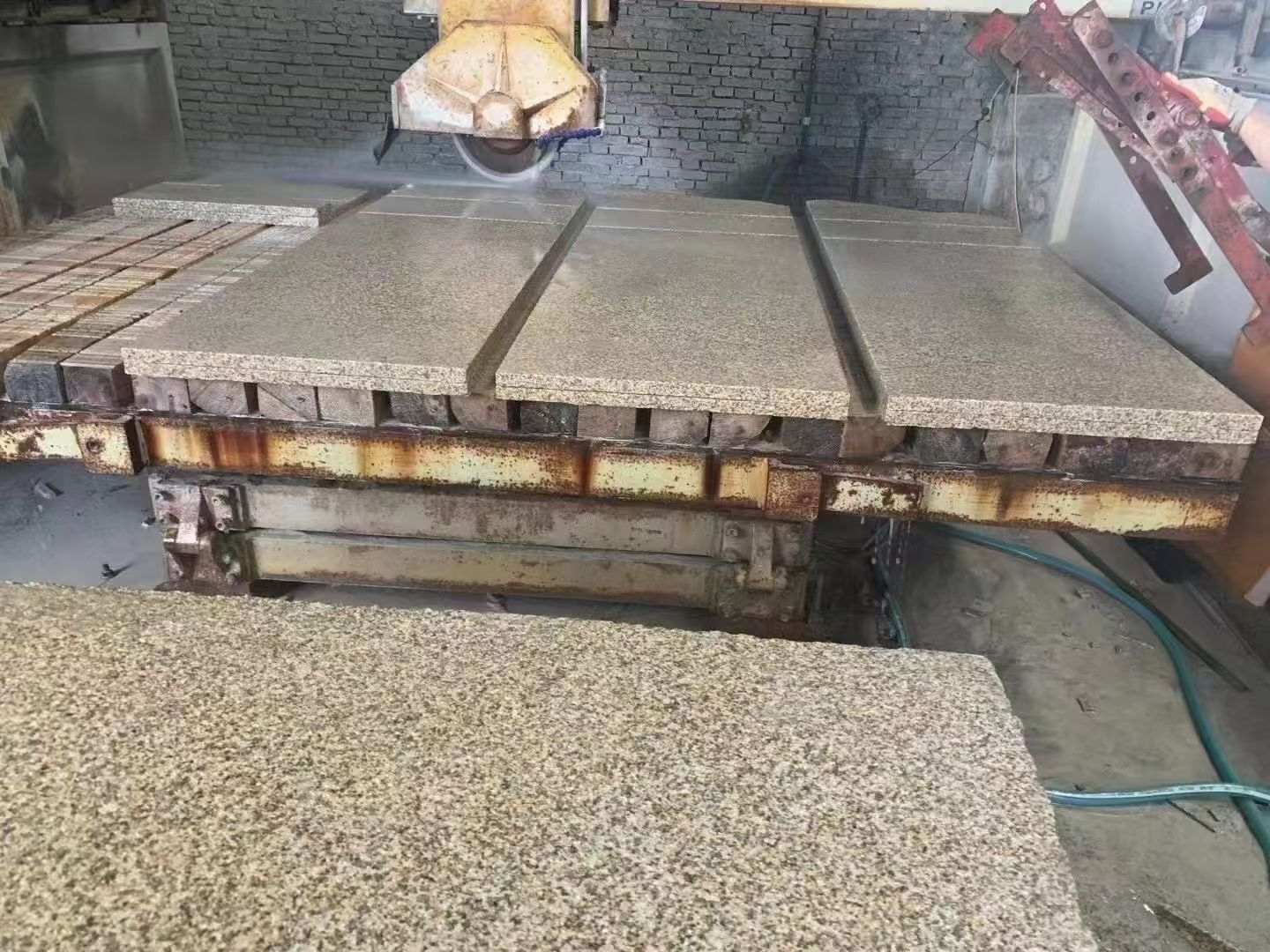 哈尔滨 黄金麻荔枝面成品板加工