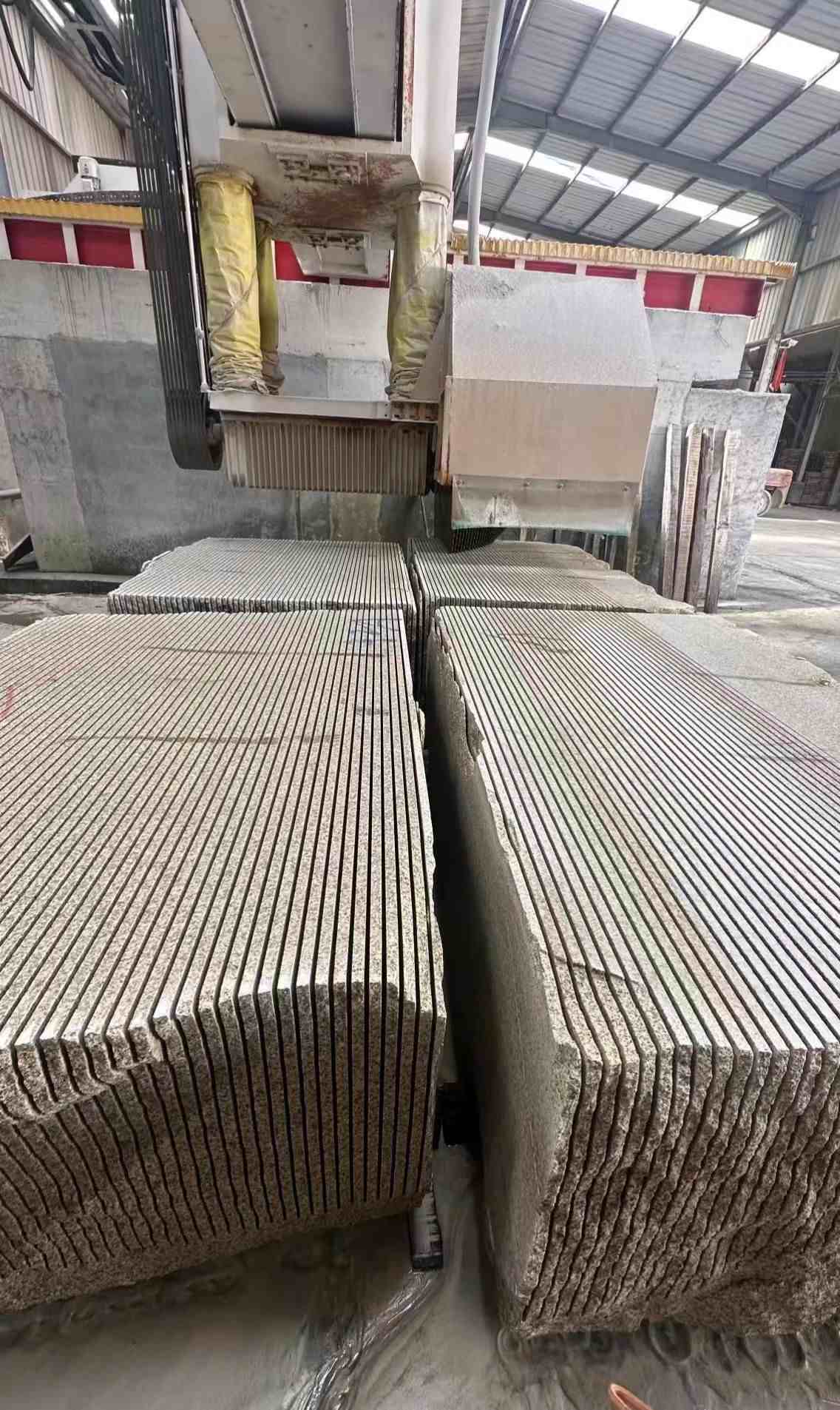 哈尔滨 车间生产日常，黄金麻白麻花岗岩